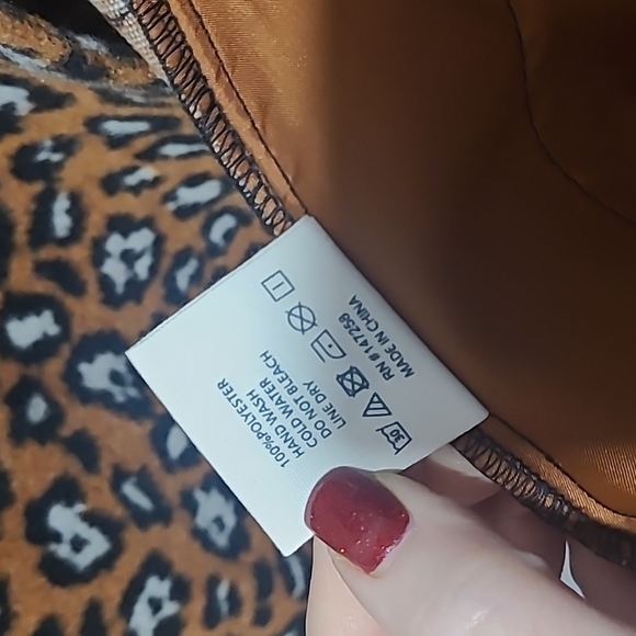 Simply Southern leopard print Shacket size small new with tags - Picture 7 of 10